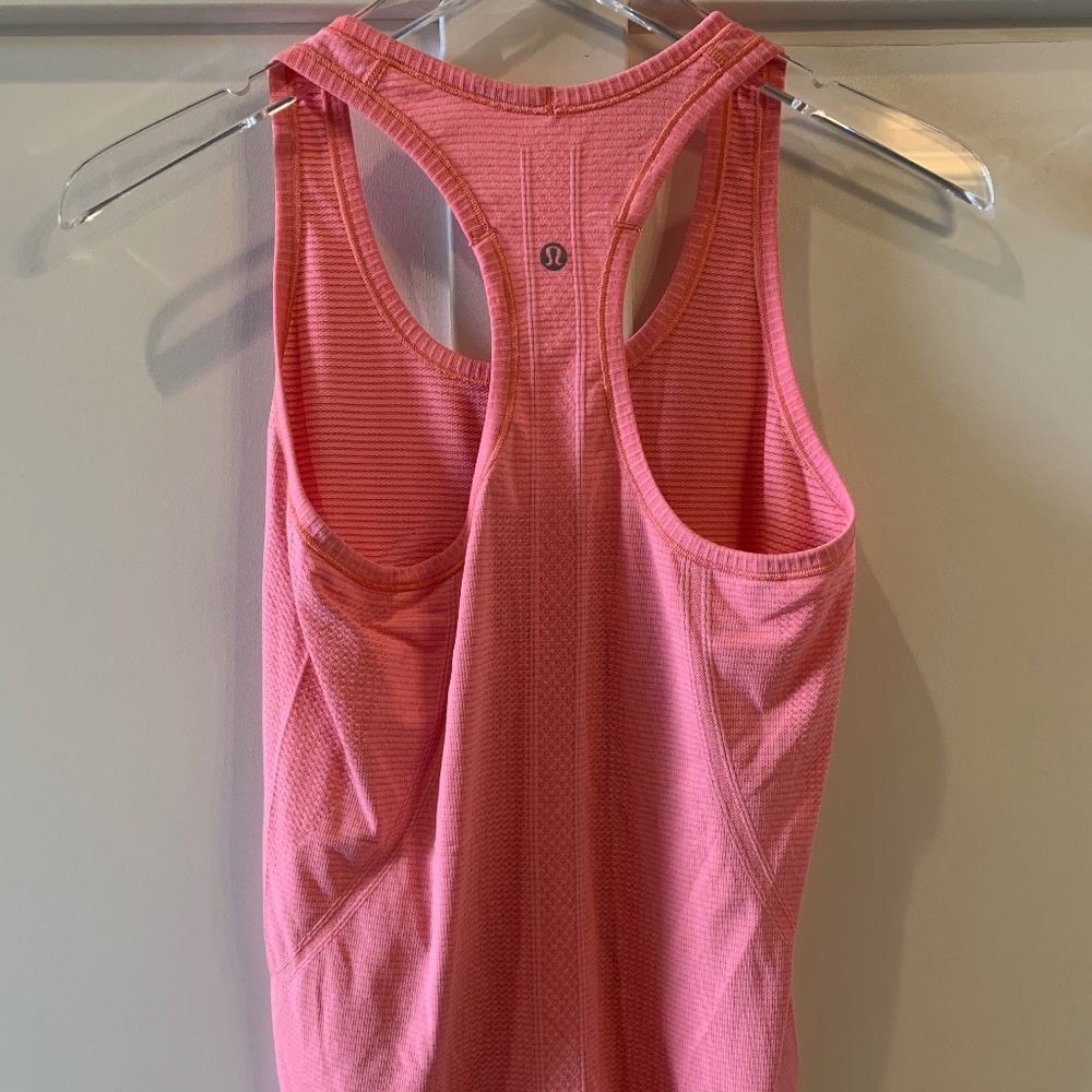 Lululemon Swiftly Coral Tank in Size 6